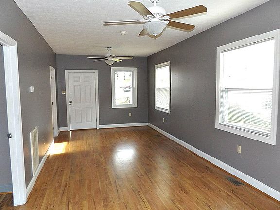 3rd image of 613 S Roan St