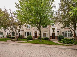 207 Coventry Ct, Edina, MN 55435