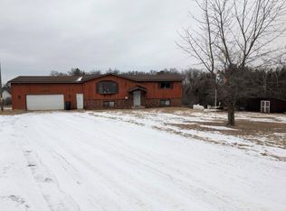 E1690 Lake Shore Dr, Iola, WI 54945
