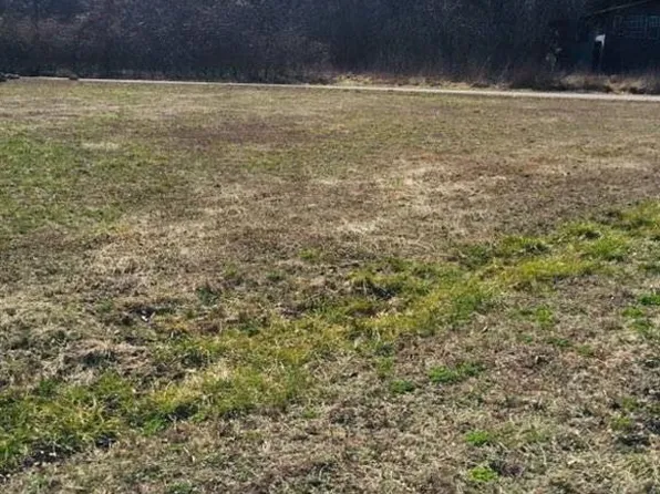 25 Quail Meadow Dr, Mound City, KS 66056