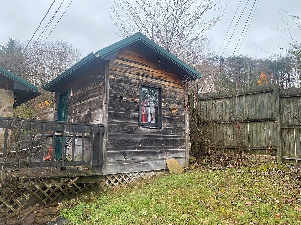 2nd image of 132 Knollwood Rd