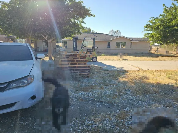 12253 Riggins Rd, Phelan, CA 92371