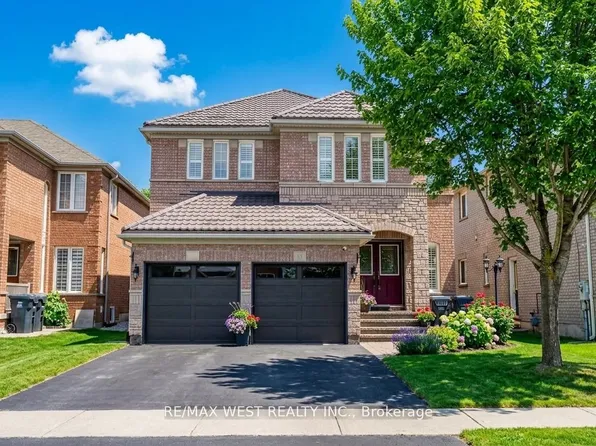 38 Bottlebrush Dr, Brampton, ON L6R 2Z5