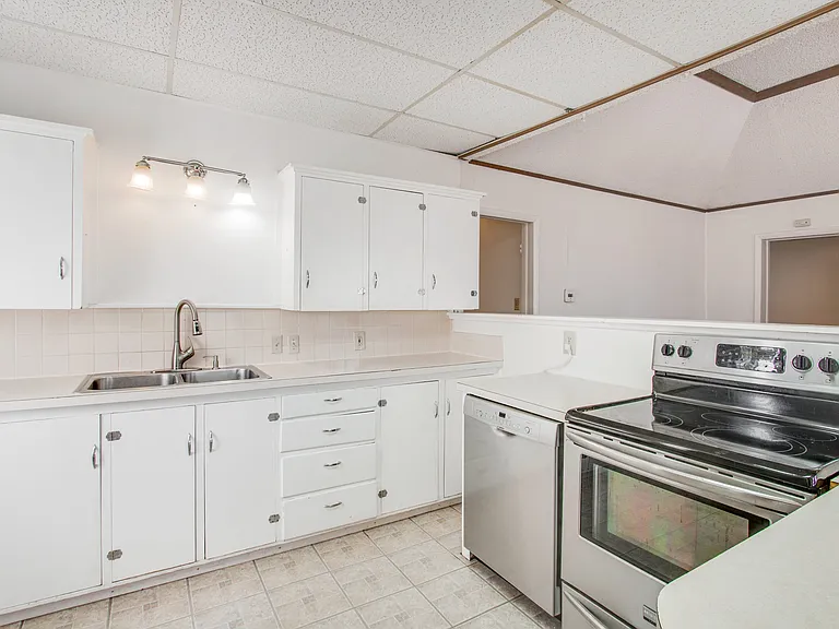 3529 Vernon Dr — Photo 6