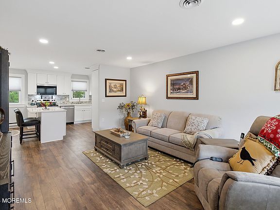 5th image of 2 Berry Hill Road #72