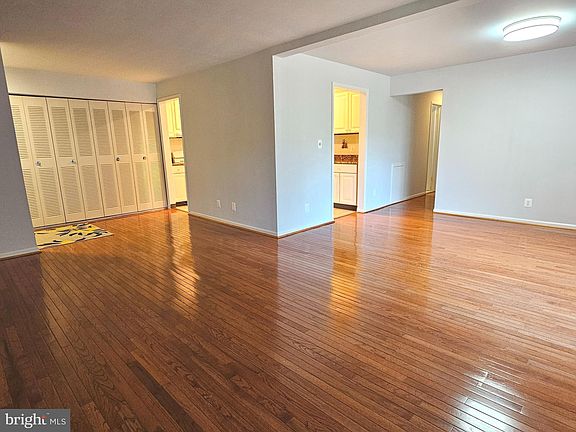 5th image of 7903 Dassett Ct APT 102
