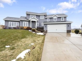2950 Red Wolf Ct, Blue Mounds, WI 53517
