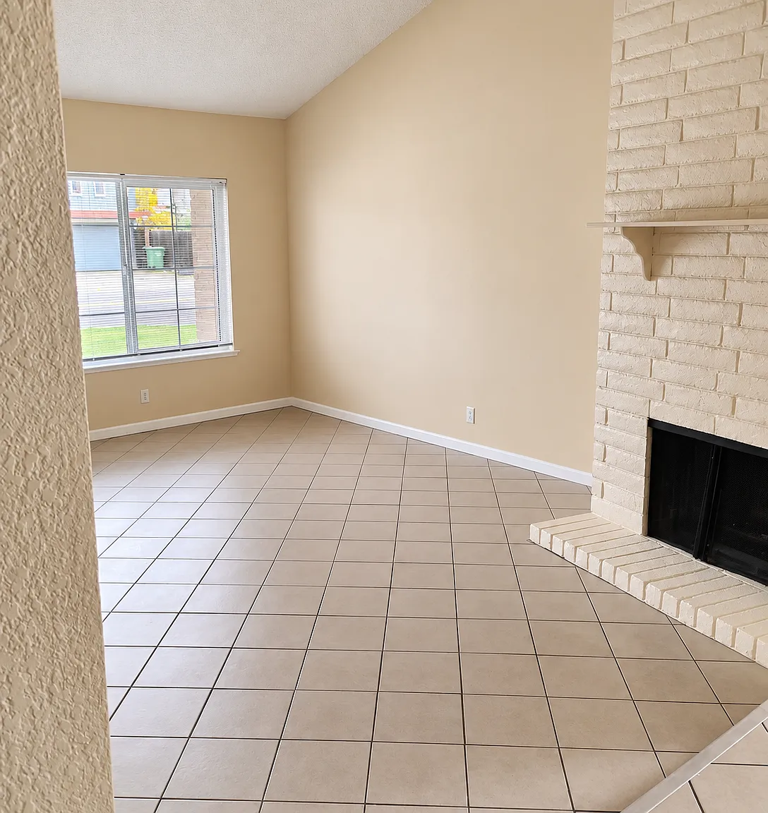 3 bed, $2,500 — Photo 2