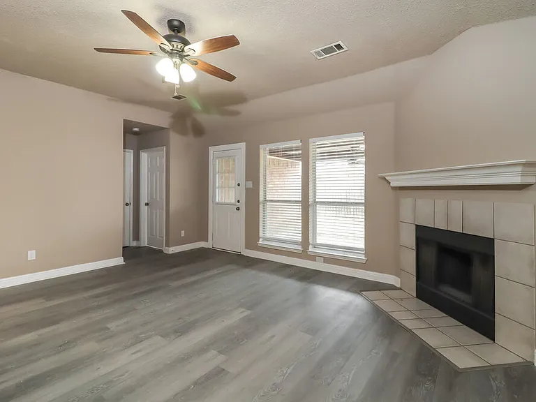 3512 Tommy Hays Dr — Photo 5