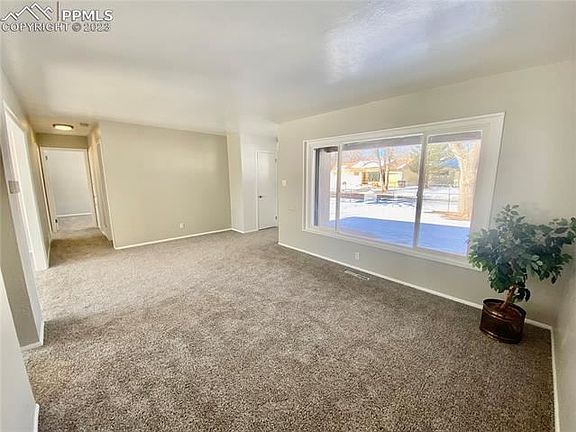 3rd image of 105 Everett Dr