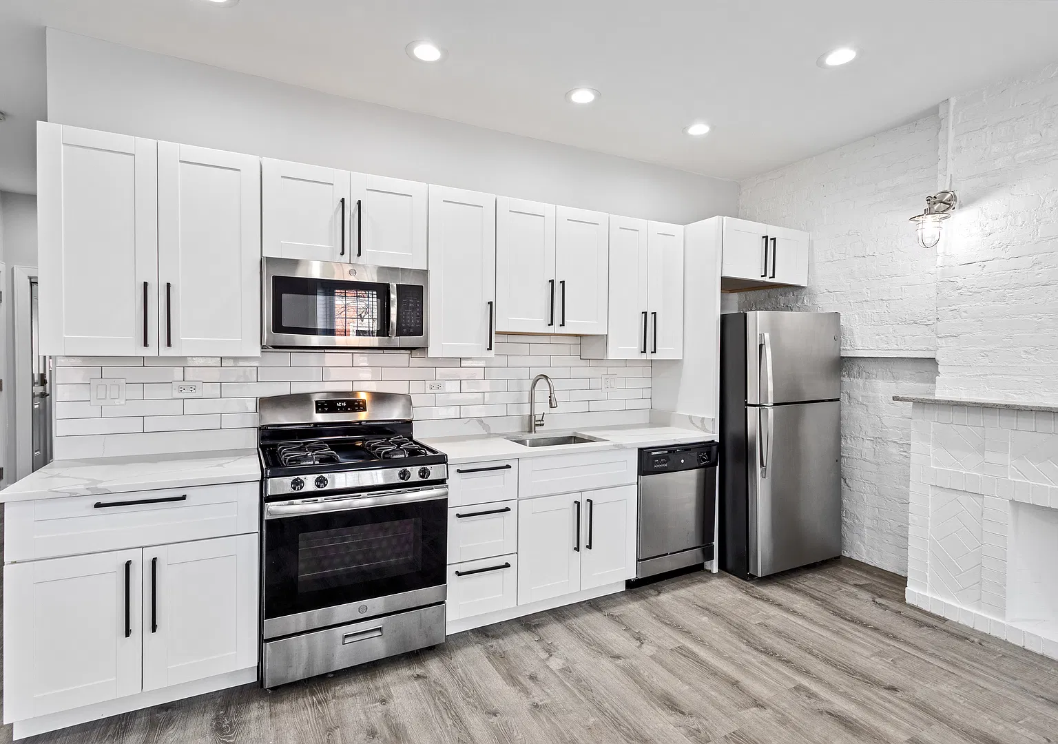 2 bed, $2,447 — Photo 4