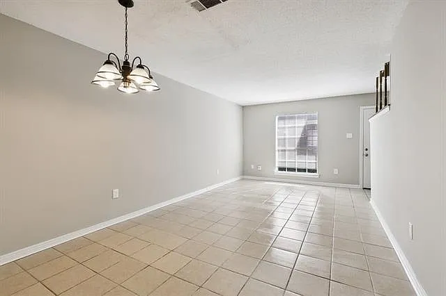 44 Brandon Hall Dr #D — Photo 4