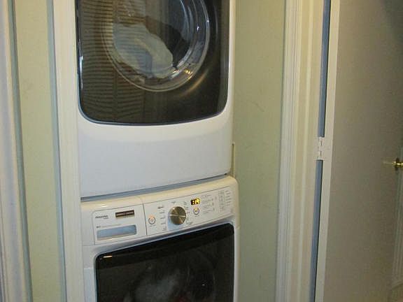 Washer/Dryer Inside