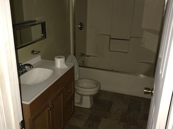 5th image of 200 Farrwood Dr