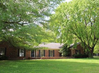579 Huntleigh Ln, Paducah, KY 42001
