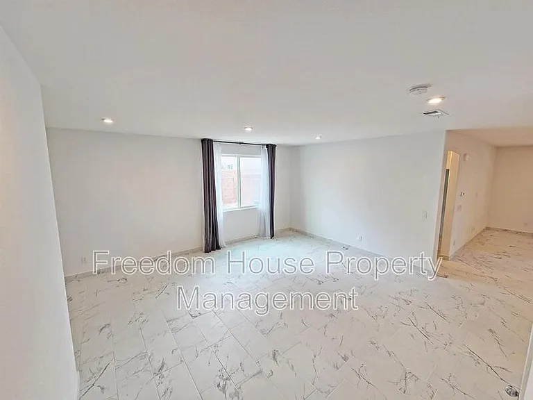 3821 E Weld Ave — Photo 11