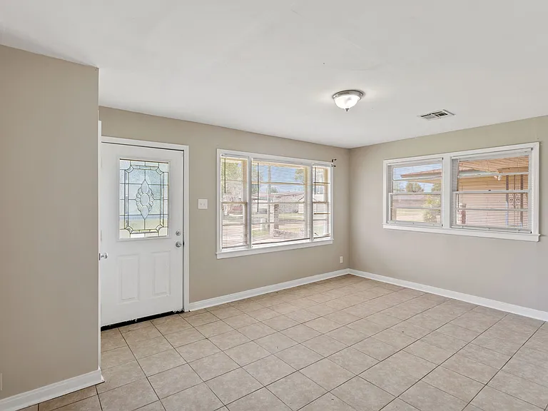 3450 Taylor St — Photo 5