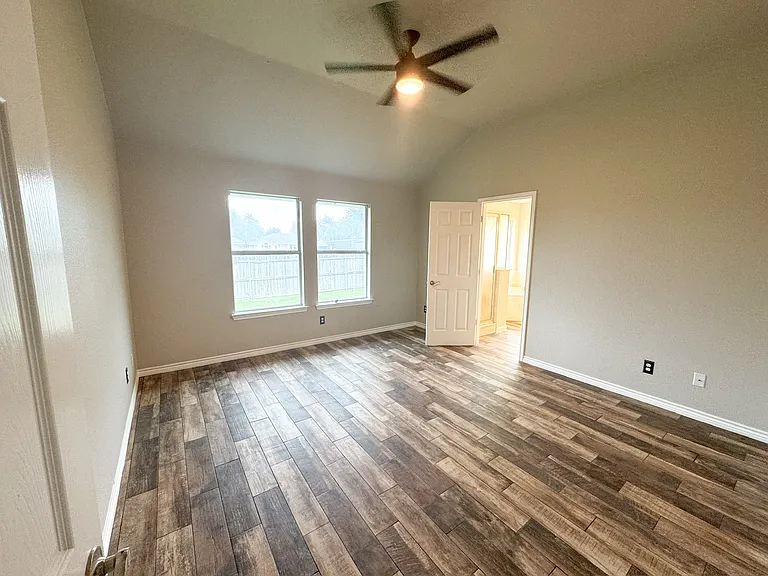 184 Lake Forest Dr — Photo 5