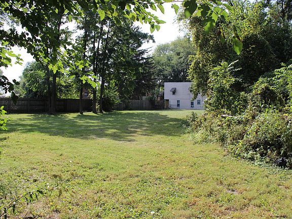 4th image of 2320 138th St