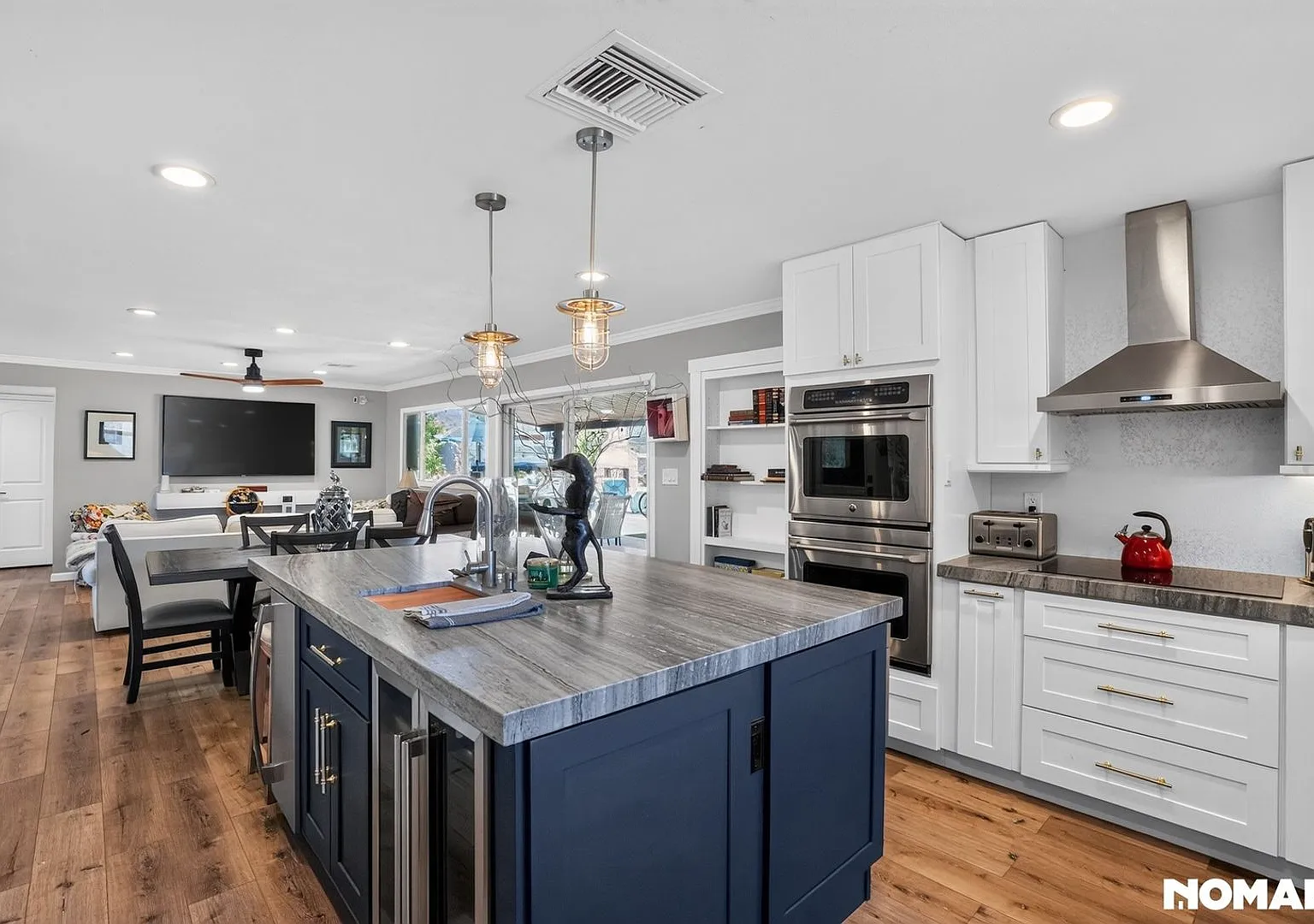 Beautifully decorated and well appointed four bedroom two bath home in a quiet and safe neighborh... — Photo 1