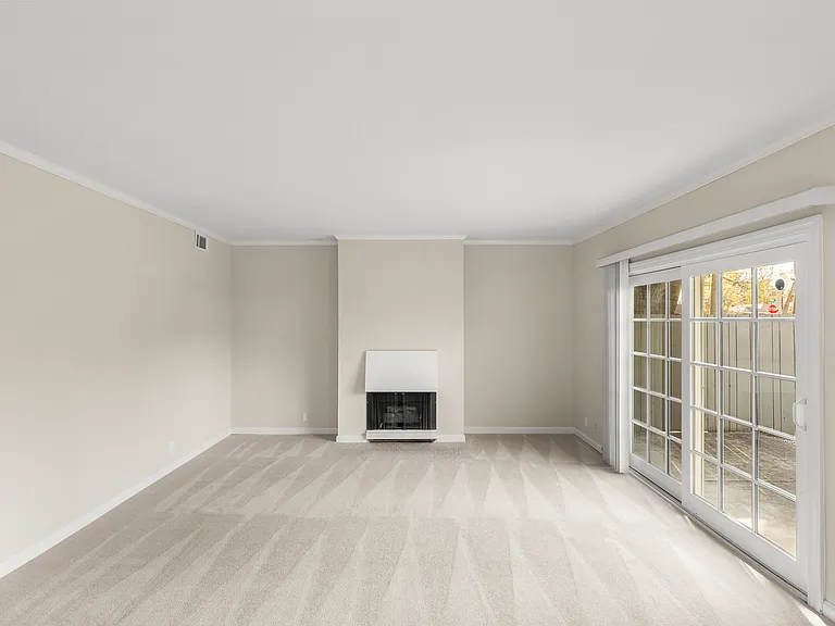 Sycamore Green Apartments — Photo 11