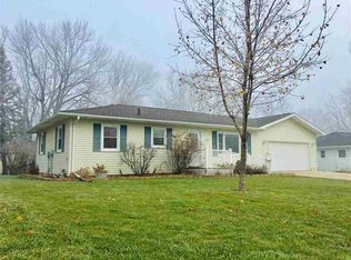 1004 Hillcrest Blvd, La Porte City, IA 50651