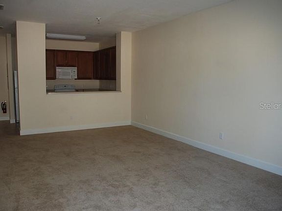 3rd image of 4786 Everglades Cir