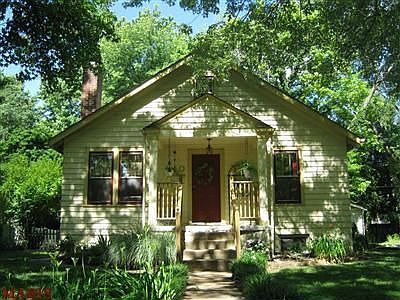 1st image of 10 Hillcrest Pl