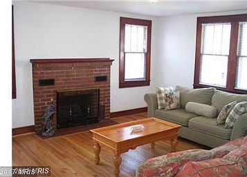 3rd image of 319 Lynnhaven Ave