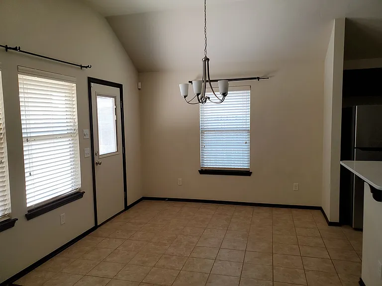 19109 Blanco Dr — Photo 12