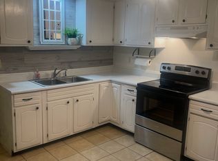 6 Lake View Dr #101, Alum Creek, WV 25003