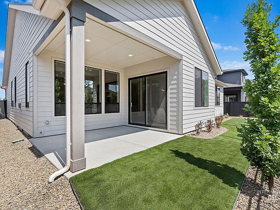 7th image of this home