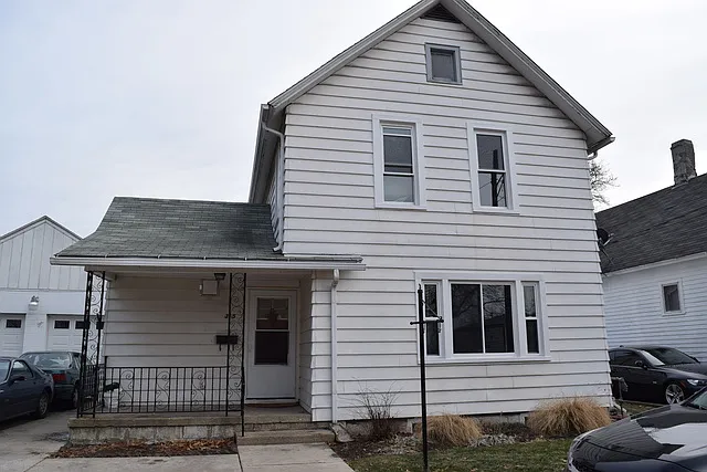 315 College St photo 1