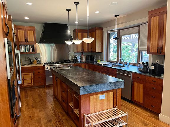 4th image of 17624 Blanchard Dr