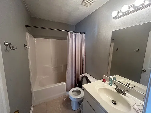 3 bed, 1017 sqft, $1,100 — Photo 4
