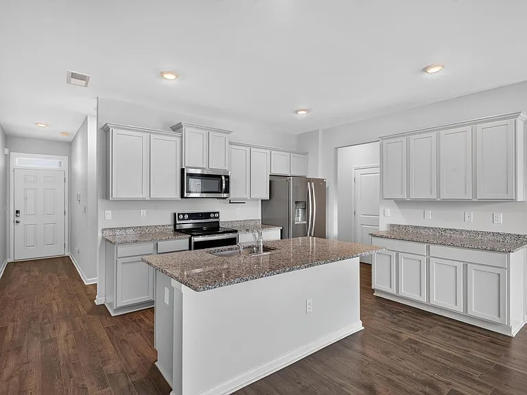 5413 Thrasher Ln — Photo 3