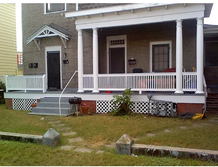 2405 Ave P 1/2 77550 Front House