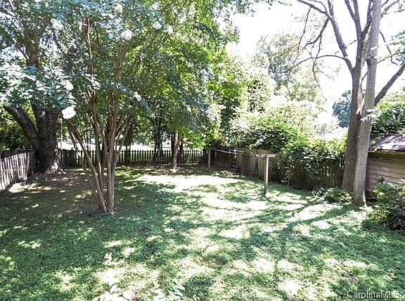 3rd image of 514 Queens Ct