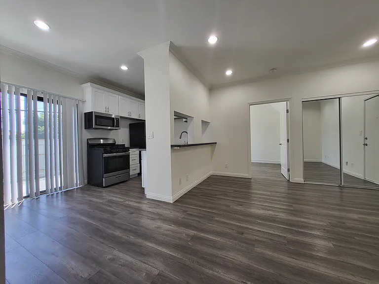 3819 Country Club Dr #203 — Photo 7