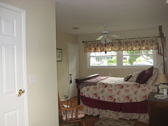 4th image of 1817 Andrews Ave