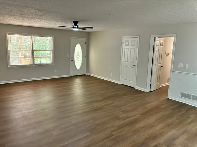 1011 Smith Sisters Rd — Photo 4