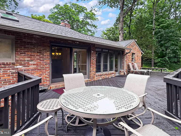 7614 Woodridge Cir — Photo 43