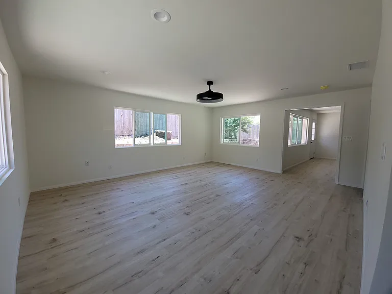 629 Sunset Dr — Photo 5