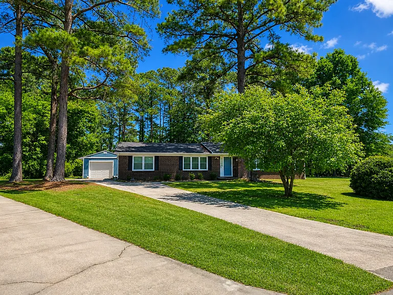 34 Heritage Ct — Photo 3
