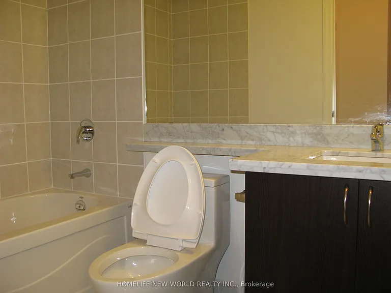 21 Upper Duke Cres #313 — Photo 12