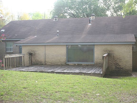 Rear view/deck/patio