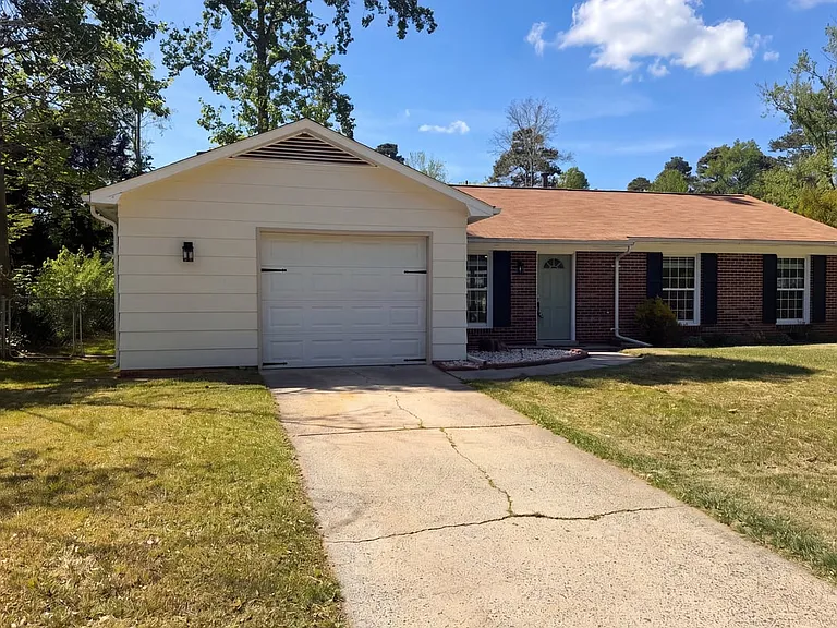 4104 Toroella St — Photo 2