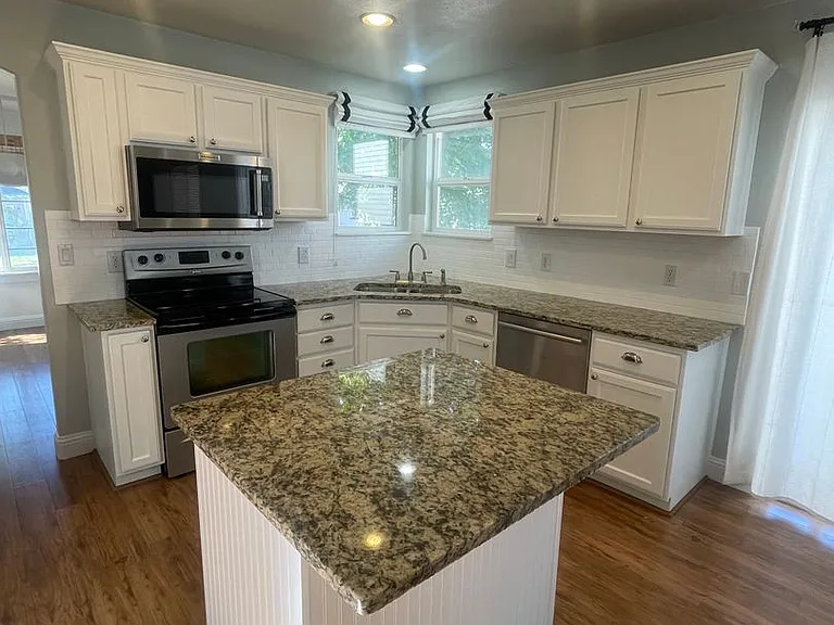 953 N Kings Crossing Dr — Photo 3