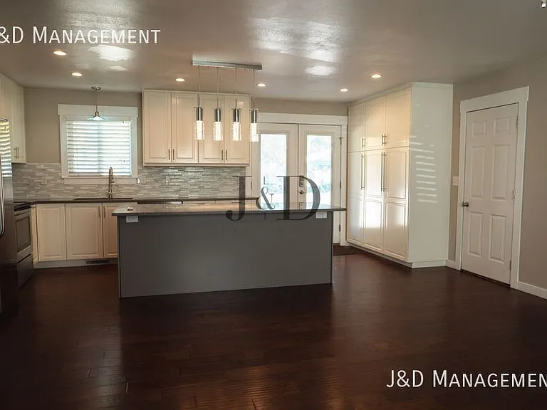 1490 S 135 W — Photo 1