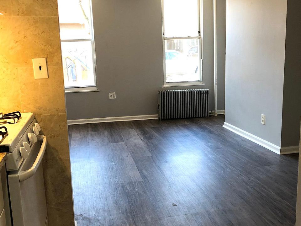 2nd image of 145 Cortlandt St APT 1